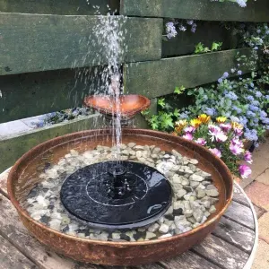 Solar birdbath fountain