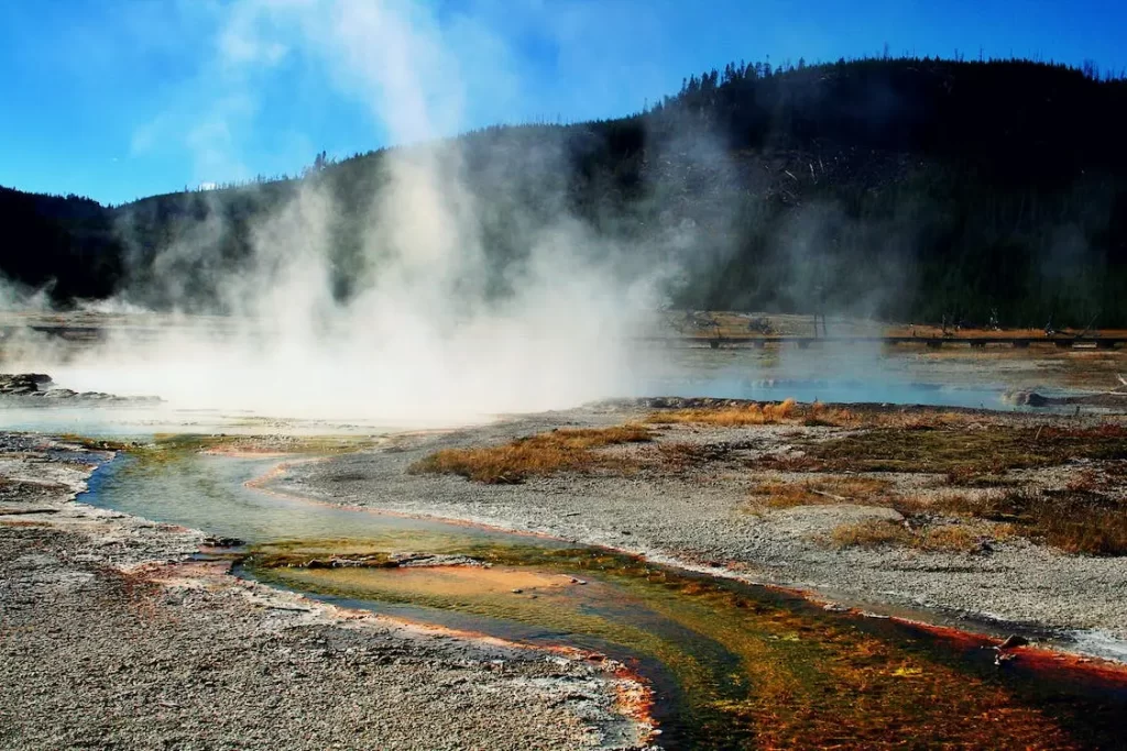 Geothermal spring at Yellowstone National Park, one of the largest dry steam reservoirs in the United States.